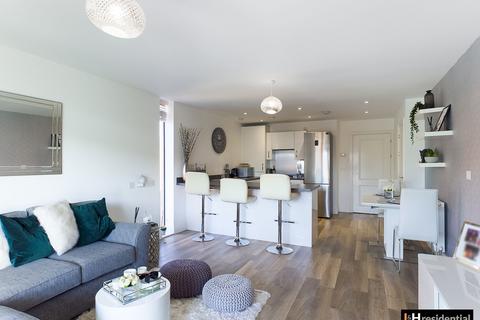 2 bedroom flat to rent, Studio Way, Borehamwood WD6