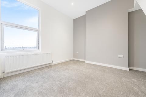 2 bedroom flat to rent, Brockley Road, London, SE4