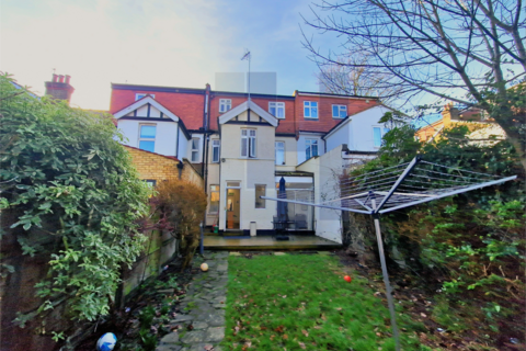 undefined, Waldegrave Road, London, W5