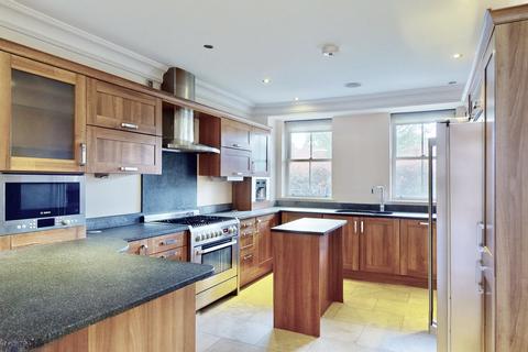 5 bedroom end of terrace house to rent, Queensgate Terrace, Castlebar Park, London, W5