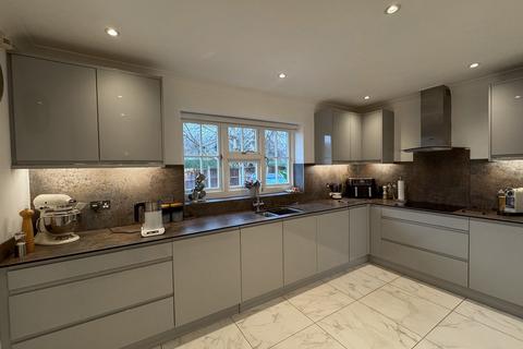 4 bedroom detached bungalow for sale, High Birch Road, Weeley Heath