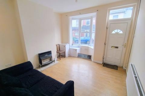 3 bedroom terraced house to rent, Hart Road, Wolverhampton WV11