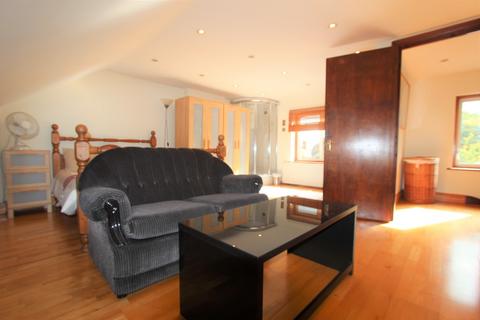 House share to rent, Palmerston Crescent, Enfield N13