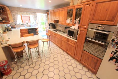Studio to rent, Palmerston Crescent, Enfield N13