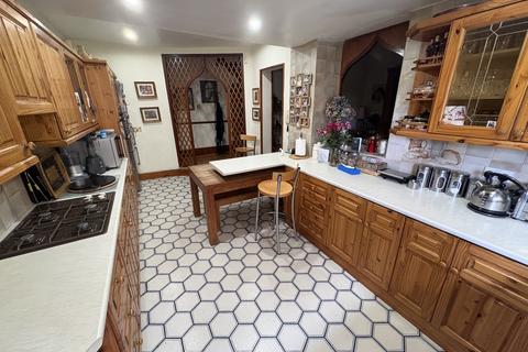 Studio to rent, Palmerston Crescent, Enfield N13