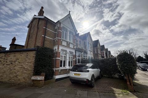 Studio to rent, Palmerston Crescent, Enfield N13
