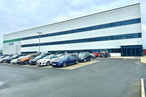Property to rent - Channel Close, Stanford-le-hope, Stanford-le-hope,