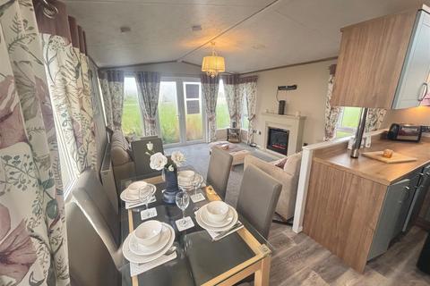 3 bedroom chalet for sale, St John's Road, Whitstable
