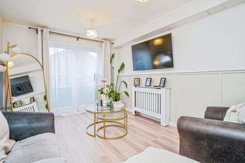 1 bedroom flat for sale, 10 Scampston Drive, East Ardsley, WF3