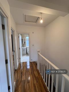3 bedroom terraced house to rent, Mortlake Road, Ilford, IG1