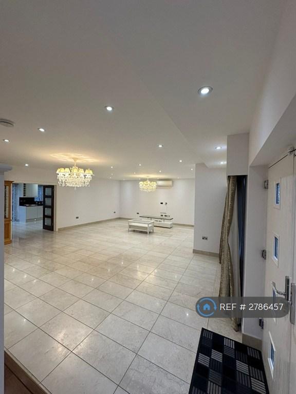 Entrance / Main Living Area