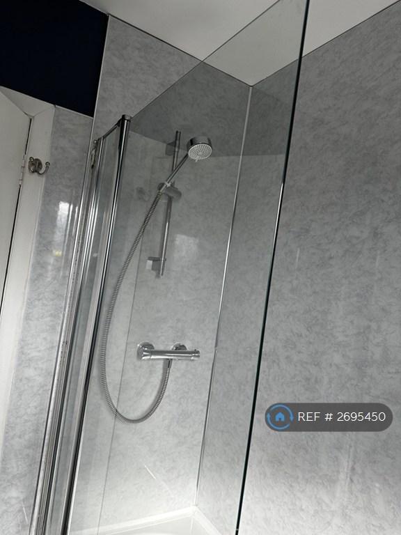 Bathroom/Shower