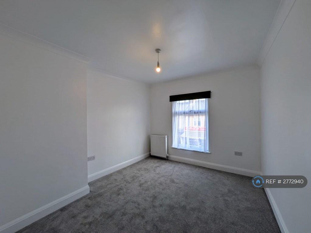 Master Bedroom (1)