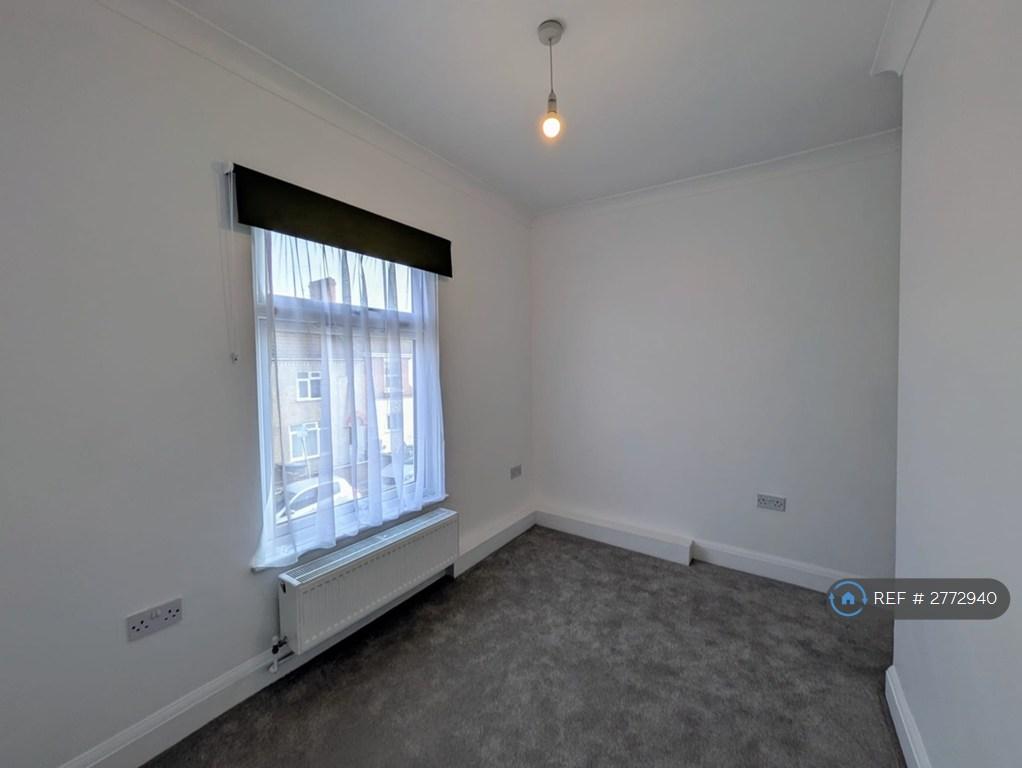 Second Bedroom (1)