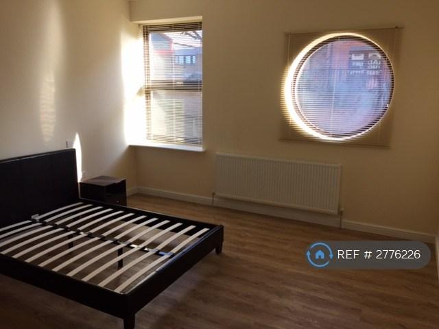 Spacious Double Bedroom