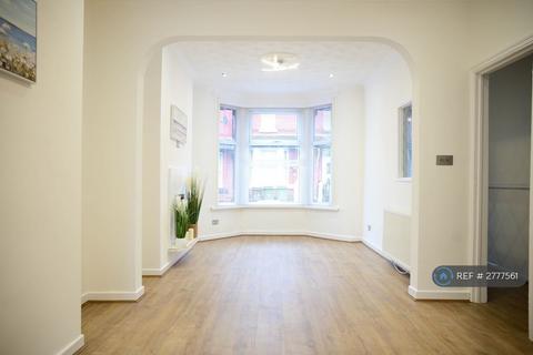 3 bedroom terraced house to rent, Ivydale Road, Birkenhead, CH42
