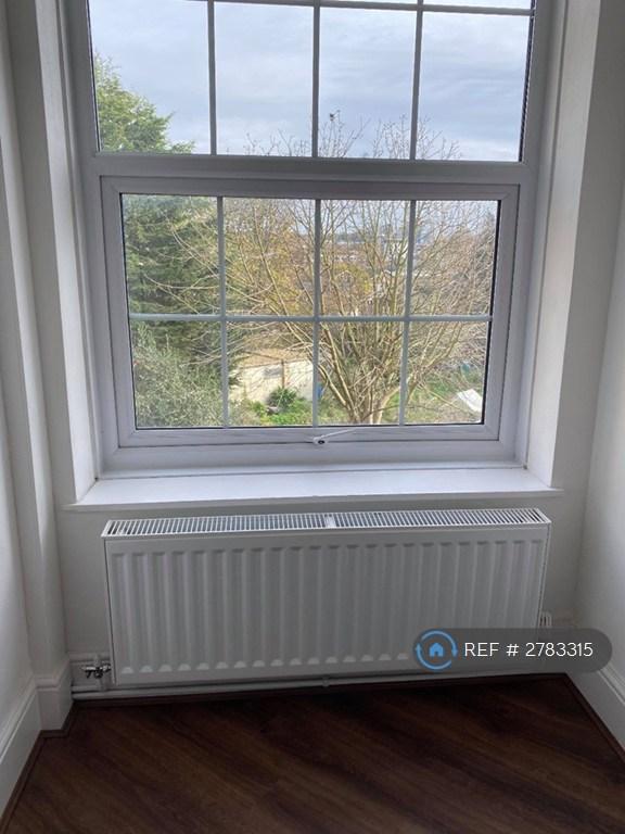 Room w. Window Facing East