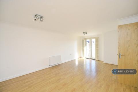 undefined, Tallow Close, Dagenham, RM9