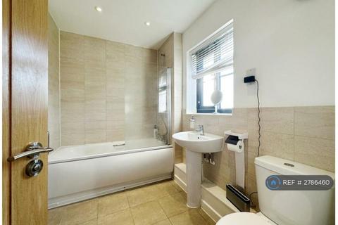 3 bedroom semi-detached house to rent, Ramsey Road, Leamington Spa, CV31