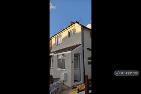undefined, Walnut Tree Road, Hounslow, TW5