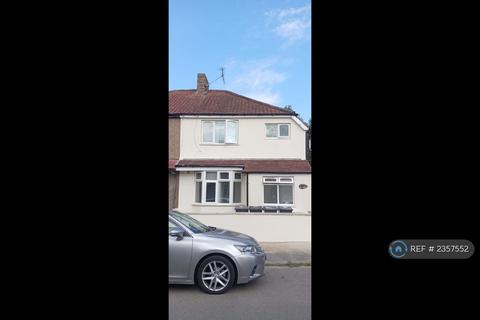 undefined, Walnut Tree Road, Hounslow, TW5