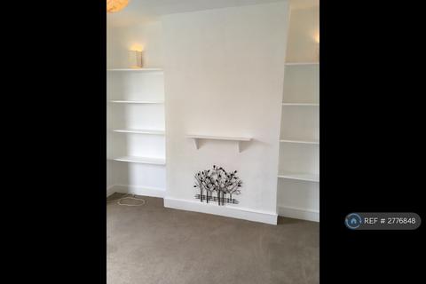 3 bedroom flat to rent, Leytonstone, London, E11
