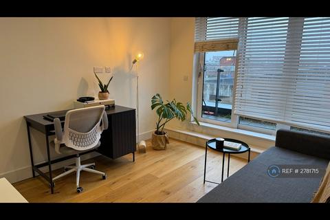 undefined, Water Lane, Kingston Upon Thames, KT1