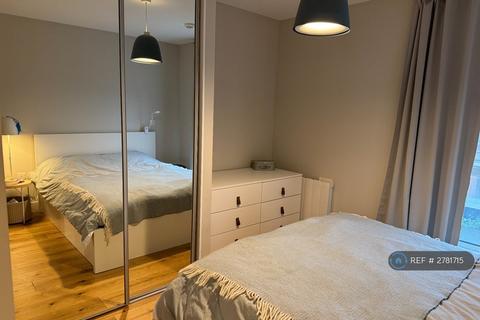 undefined, Water Lane, Kingston Upon Thames, KT1