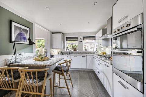 5 bedroom detached house for sale, Shearwater Road, Apsley