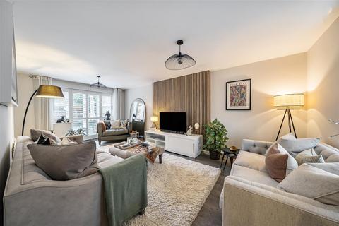 5 bedroom detached house for sale, Shearwater Road, Apsley