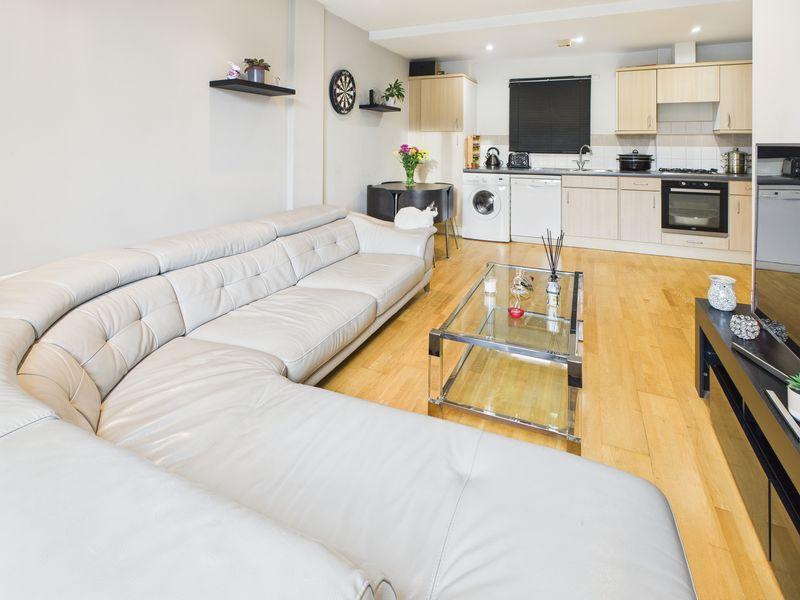 Living room to...