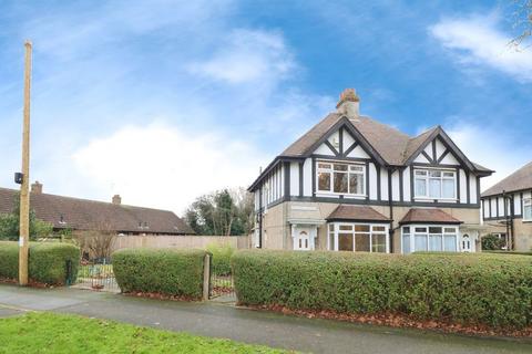 2 bedroom semi-detached house for sale, Willows Avenue, Hull