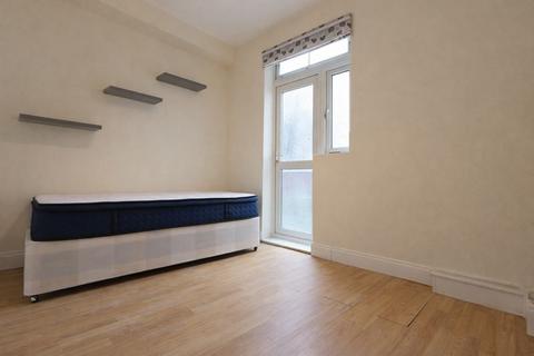 2 bedroom flat to rent, Cranbrook Park, Wood Green N22