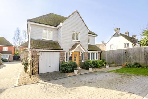 4 bedroom detached house for sale, Eaton Close, Uckfield