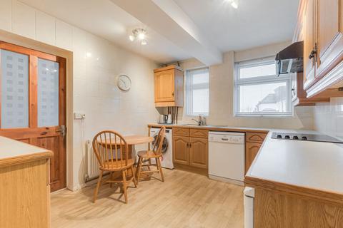 4 bedroom end of terrace house for sale, Yorkland Avenue, Welling DA16