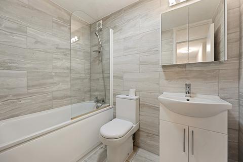 1 bedroom flat for sale, Ashbourne Court, N12