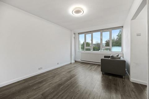 1 bedroom flat for sale, Ashbourne Court, N12