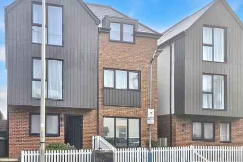 4 bedroom semi-detached house for sale, Tonbridge TN9