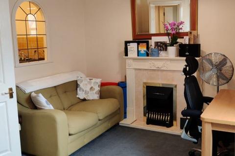 1 bedroom flat to rent, Kings Lodge, HA4