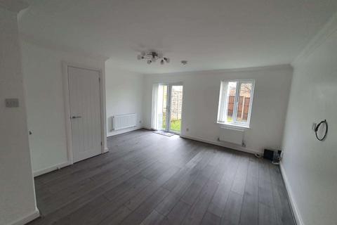 3 bedroom semi-detached house to rent, Luton LU2