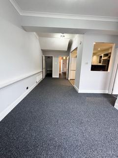 3 bedroom flat to rent, Finchley Central, London N3