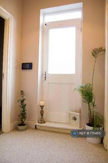 1 bedroom in a house share to rent, Alvington Crescent, London, E8