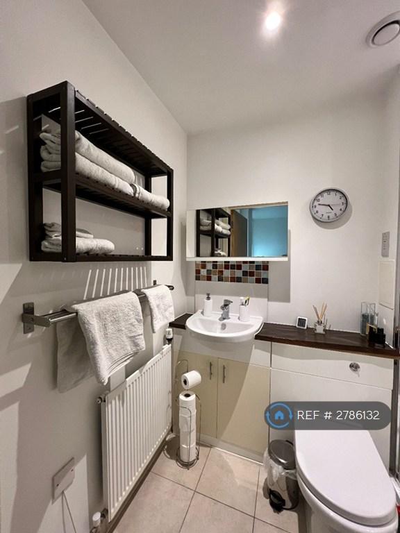 Ensuite Toilet / Shower Room
