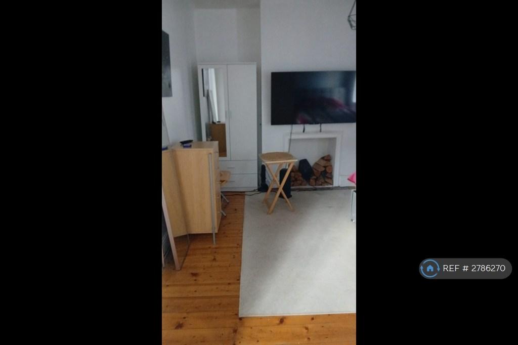 Bedroom4