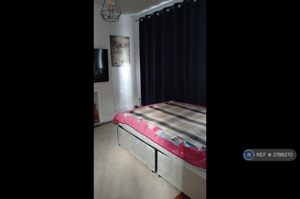 Bedroom4
