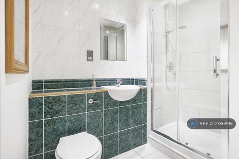 2 bedroom flat to rent, Liberty House, London, E1