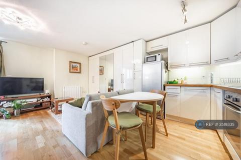 Studio to rent, St. George Wharf, London, SW8