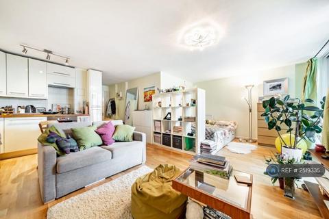 Studio to rent, St. George Wharf, London, SW8