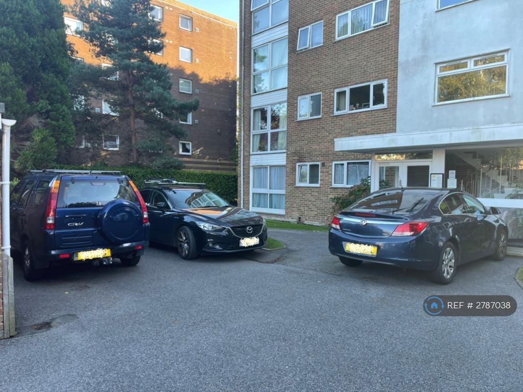 Communal Parking 1