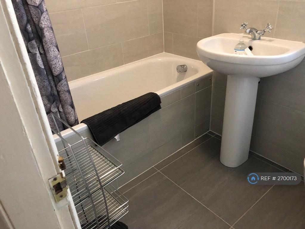 Bathroom w Underfloor Heating
